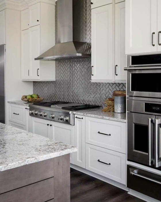 Choosing the Perfect Kitchen Backsplash [Guide]